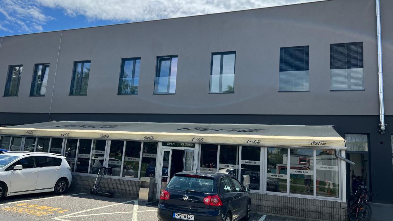 Kamel Club Restaurace A Penzion Alamóc Kültér fotó